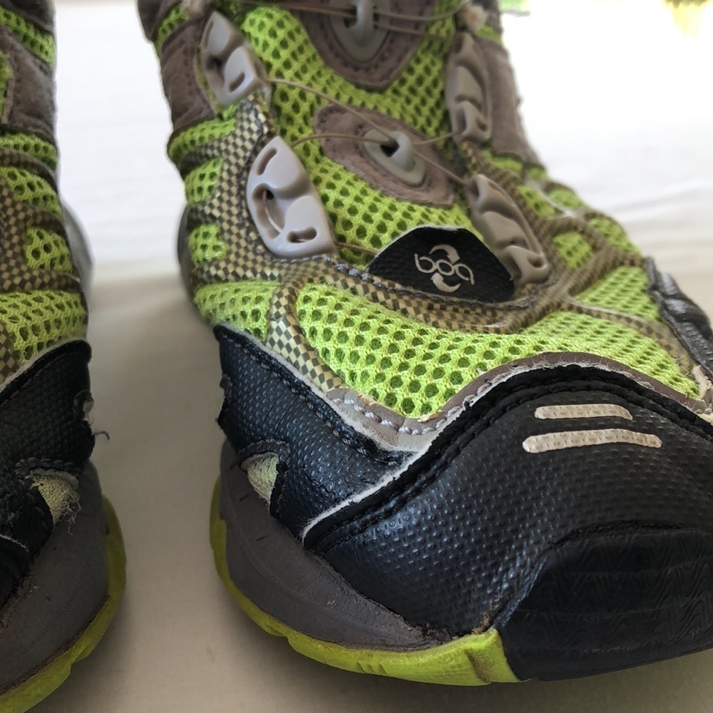 The north face women’s boa technology shoes white adjustable strap. - Picture 11 of 15
